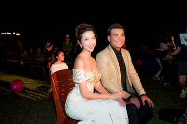 Á hậu quốc tế Thúy Vân trổ tài MC