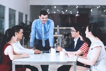 Lao động là người nước ngoài đóng 8% tiền lương vào quỹ hưu trí và tử tuất