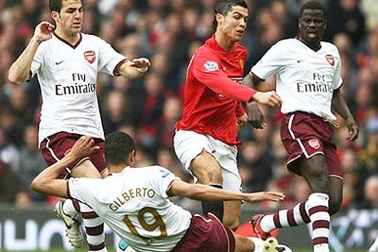 MU - Arsenal: Thế đôi công