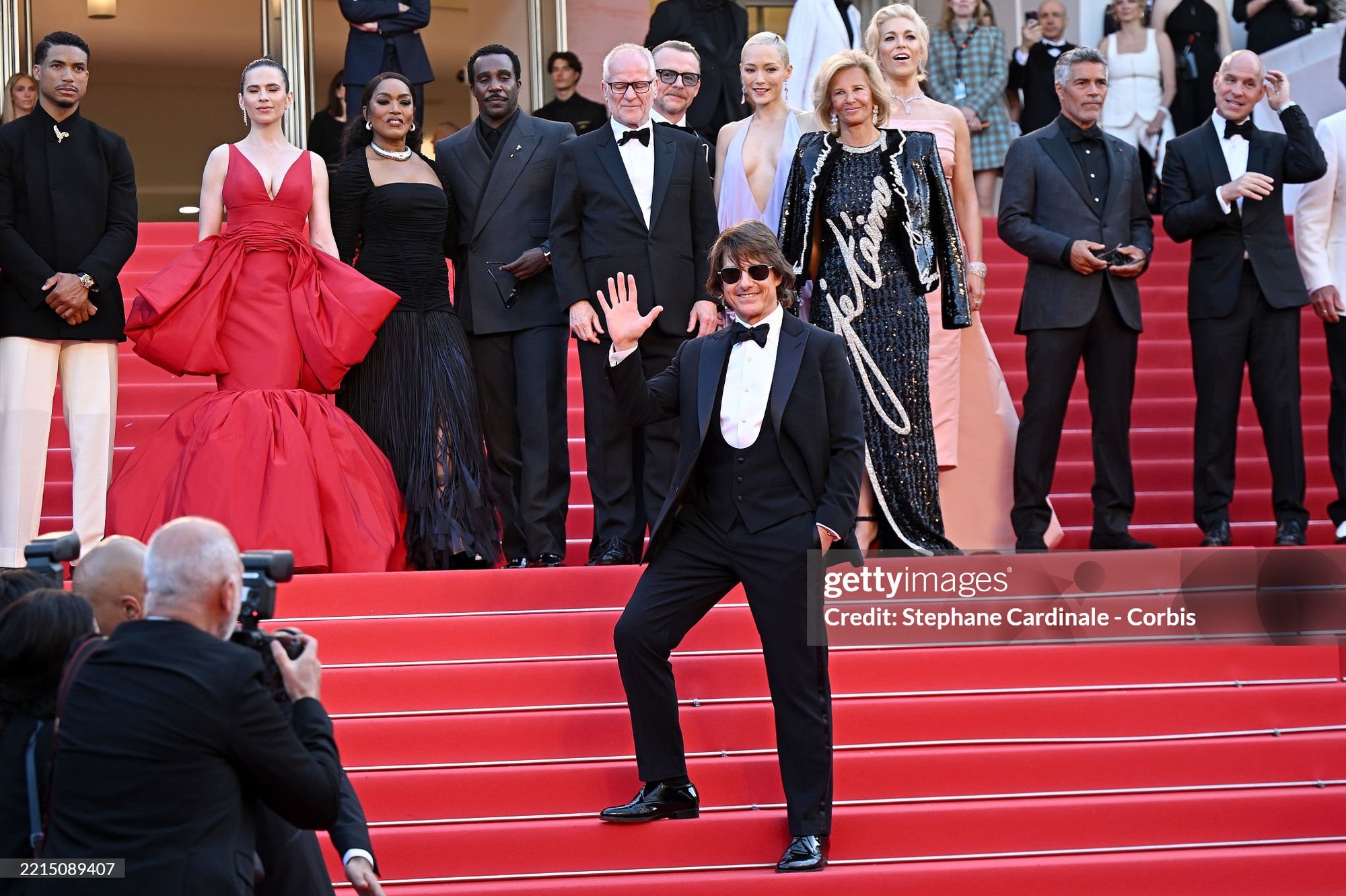 Thảm đỏ Cannes 2025: Tom Cruise phong độ và điển trai giữa dàn mỹ nhân - 4 Thảm đỏ Cannes 2025: Tom Cruise phong độ và điển trai giữa dàn mỹ nhân - 4