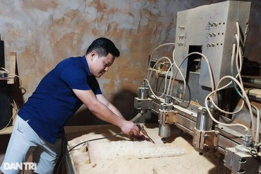 Người đàn ông từ chối làm giảng viên, về quê khởi nghiệp thành tỷ phú