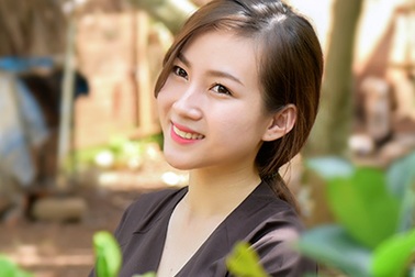 Đắm mình trong cảnh làng quê thanh bình cùng thiếu nữ xinh đẹp