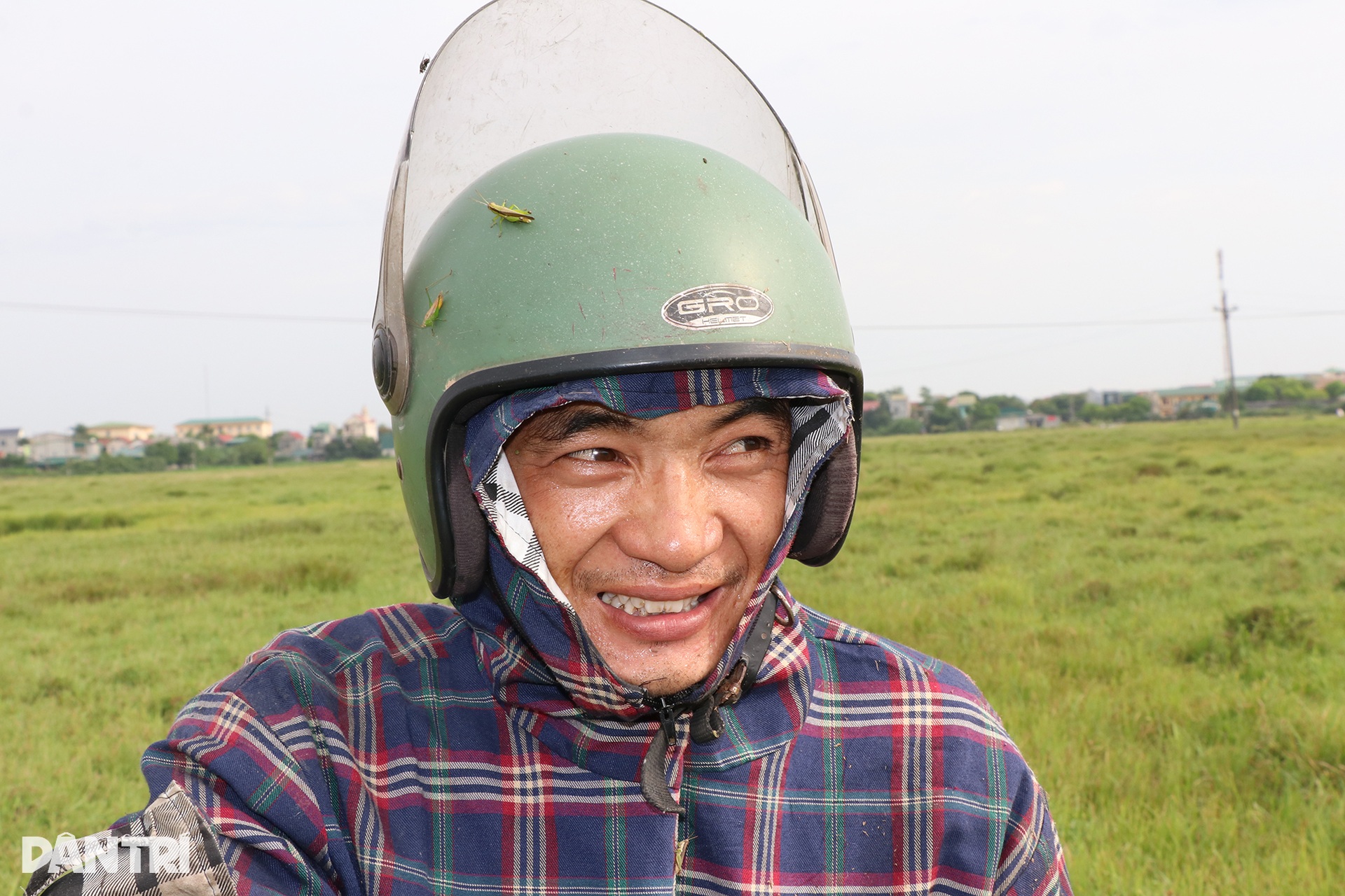 Làm xiếc mô tô bay trên đồng cỏ, bỏ túi tiền triệu mỗi ngày - 11 Làm xiếc mô tô bay trên đồng cỏ, bỏ túi tiền triệu mỗi ngày - 11