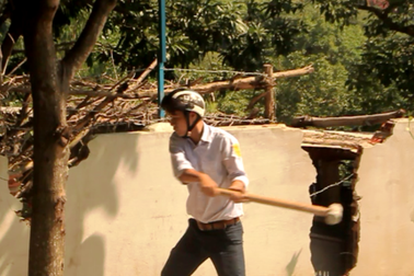 Mạnh tay tháo dỡ nhiều nhà lấn, chiếm trái phép trên quốc lộ 1D