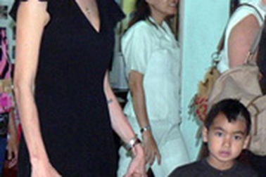 Có khả năng Angelina Jolie sẽ bay ra Hà Nội 