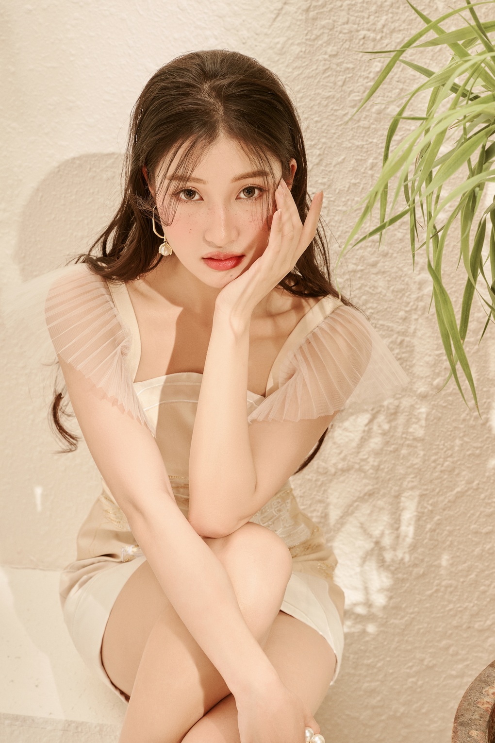 Á hậu Thảo Nhi Lê, Phương Nhi đọ vẻ gợi cảm bên Gil Lê - 6 Á hậu Thảo Nhi Lê, Phương Nhi đọ vẻ gợi cảm bên Gil Lê - 6