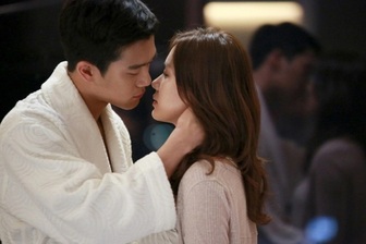 Trót ngủ với trai lạ, tôi không ngờ mẹ chồng lạnh lùng nói đúng một câu