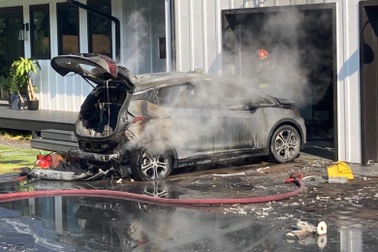 GM khuyến nghị chủ xe điện Chevrolet Bolt đỗ cách xa xe khác, phòng cháy nổ