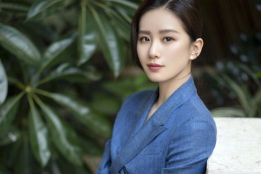 Khí chất thanh tao và quyến rũ của "gái một con" Lưu Thi Thi