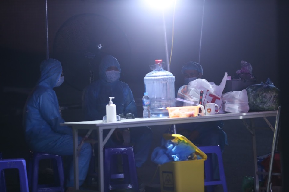 Hình ảnh đóng cửa Bệnh viện E sau khi ghi nhận ca mắc Covid-19 - 5 Hình ảnh đóng cửa Bệnh viện E sau khi ghi nhận ca mắc Covid-19 - 5