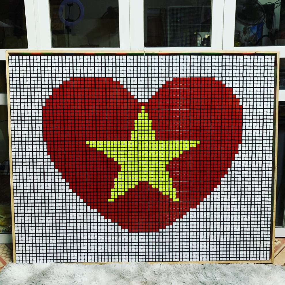 Chàng shipper hóa họa sĩ làm tranh rubik gây sốt mạng xã hội - 1 Chàng shipper hóa họa sĩ làm tranh rubik gây sốt mạng xã hội - 1