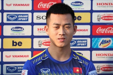 Tuyển thủ Việt Nam bất ngờ không quan tâm hợp đồng của HLV Park Hang Seo