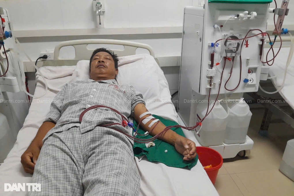 Vợ chồng mắc cùng bệnh hiểm nghèo, canh cánh nỗi lo đôi mắt của con trai - 4 Vợ chồng mắc cùng bệnh hiểm nghèo, canh cánh nỗi lo đôi mắt của con trai - 4