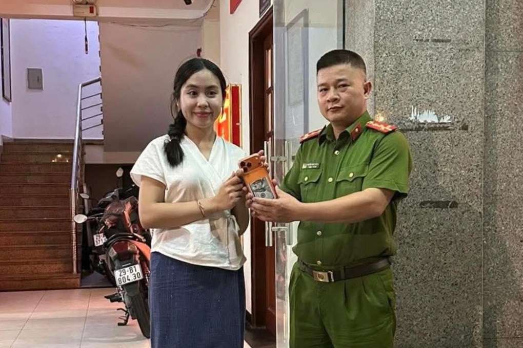 TikToker Maysaa được cảnh sát tìm lại điện thoại sau 1 tiếng bị mất - 1 TikToker Maysaa được cảnh sát tìm lại điện thoại sau 1 tiếng bị mất - 1