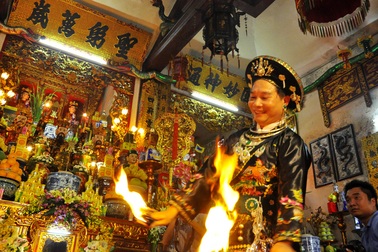 Thực hành tín ngưỡng thờ Mẫu trong xã hội đương đại