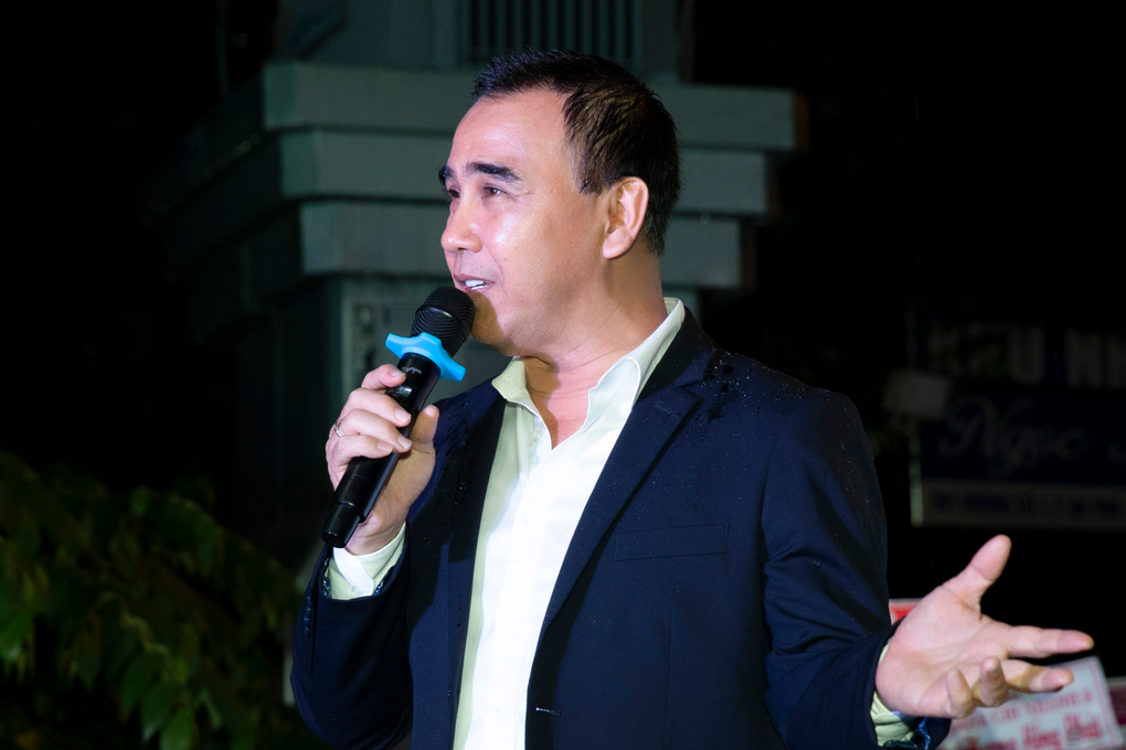 MC Quyền Linh lên tiếng khi bị nói làm màu - 1 MC Quyền Linh lên tiếng khi bị nói làm màu - 1