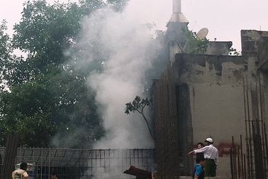 Tiệm vàng bốc cháy trong lúc gia chủ đi vắng