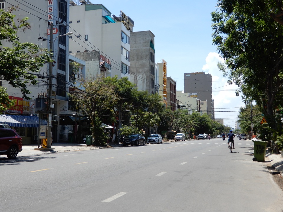 Chịu “cú đấm bồi” Covid-19, khách sạn ở Đà Nẵng dồn dập rao bán - 1 Chịu “cú đấm bồi” Covid-19, khách sạn ở Đà Nẵng dồn dập rao bán - 1
