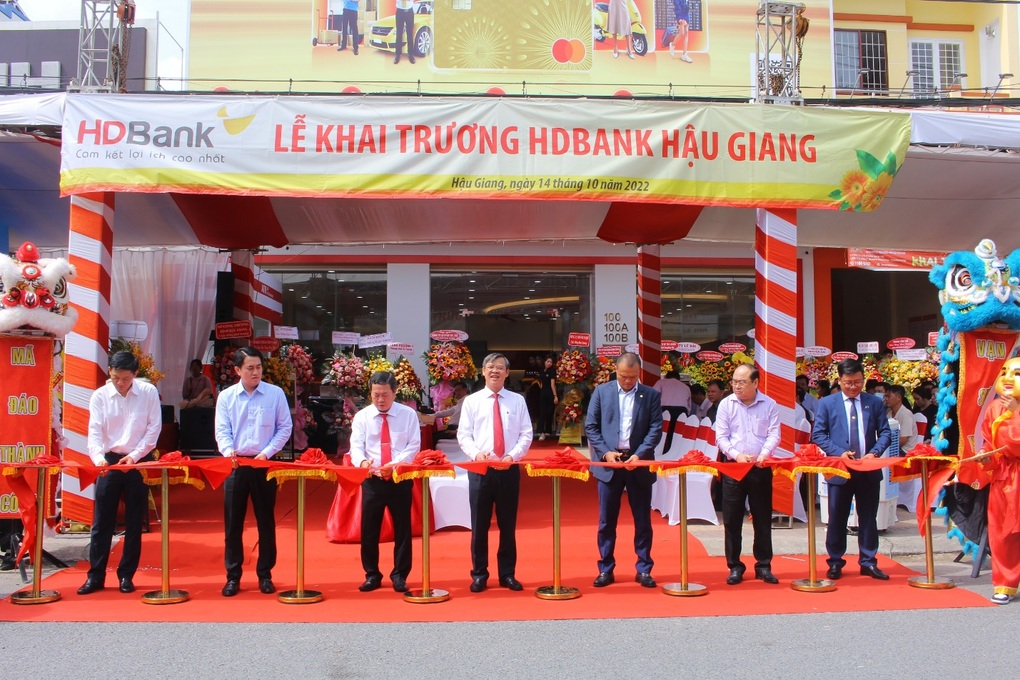 HDBank phủ sóng khắp 61/63 tỉnh thành - 1 HDBank phủ sóng khắp 61/63 tỉnh thành - 1