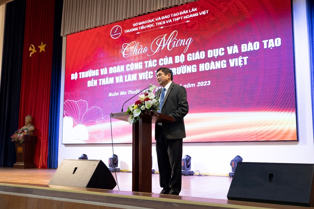 Lãnh đạo Bộ GDĐT thăm trường Tiểu học, THCS và THPT Hoàng Việt - 1 Lãnh đạo Bộ GDĐT thăm trường Tiểu học, THCS và THPT Hoàng Việt - 1
