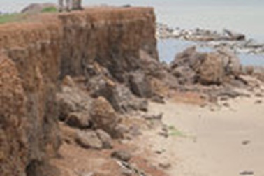 Miền Tây phập phồng lo “sông đuổi”