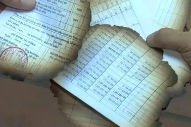 Công an Hà Nội vào cuộc vụ nhiều tài liệu dấu đỏ bị đốt cạnh trụ sở phường