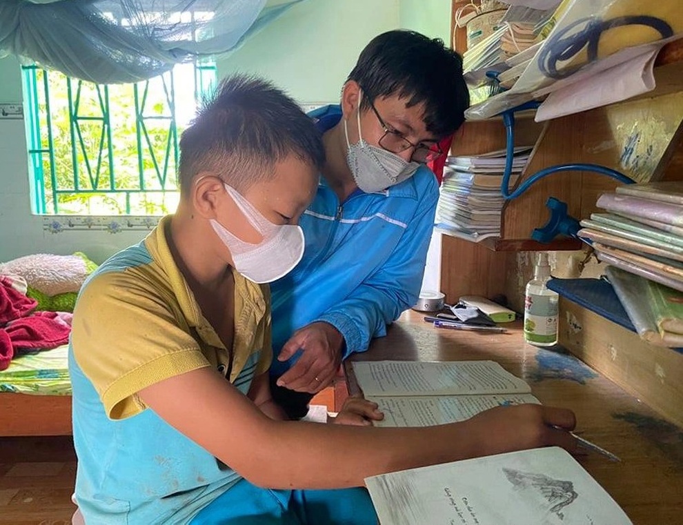Nhận điện thoại học trực tuyến: Đây là tài sản lớn nhất của gia đình em - 3 Nhận điện thoại học trực tuyến: Đây là tài sản lớn nhất của gia đình em - 3