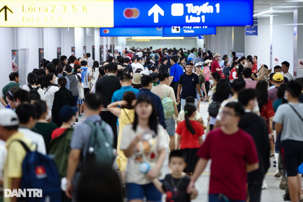 Metro số 1 TPHCM tăng chuyến, chạy đến 2h sáng Tết Dương lịch 2025 - 2 Metro số 1 TPHCM tăng chuyến, chạy đến 2h sáng Tết Dương lịch 2025 - 2