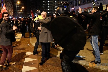 Thổ Nhĩ Kỳ cấm công dân Hà Lan xuất cảnh