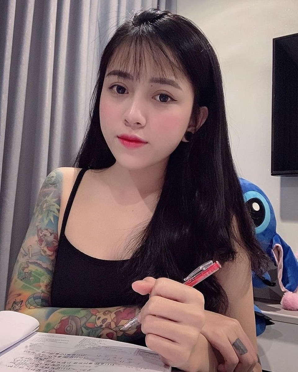 Chuyện xăm mình của thanh nữ An Giang, Sài Gòn: Bạn trai Tây từ sợ đến yêu, thông cảm - 15 Chuyện xăm mình của thanh nữ An Giang, Sài Gòn: Bạn trai Tây từ sợ đến yêu, thông cảm - 15