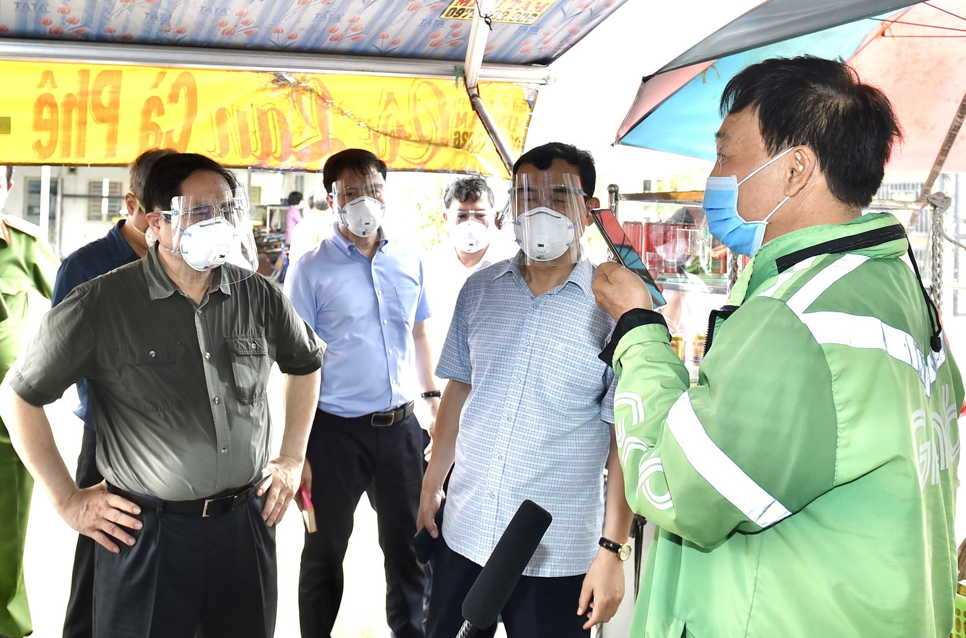 Ngày làm việc khẩn trương của Thủ tướng tại pháo đài chống dịch TPHCM - 10 Ngày làm việc khẩn trương của Thủ tướng tại pháo đài chống dịch TPHCM - 10