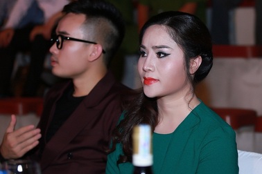 Doanh nhân Hoài Chu xinh đẹp trong đêm chung kết Hoa hậu biển Việt Nam 2016