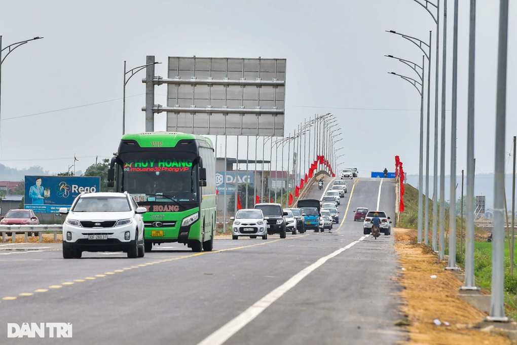 Gỡ khó về khai thác khoáng sản làm đường cao tốc có cơ chế đặc thù - 1 Gỡ khó về khai thác khoáng sản làm đường cao tốc có cơ chế đặc thù - 1