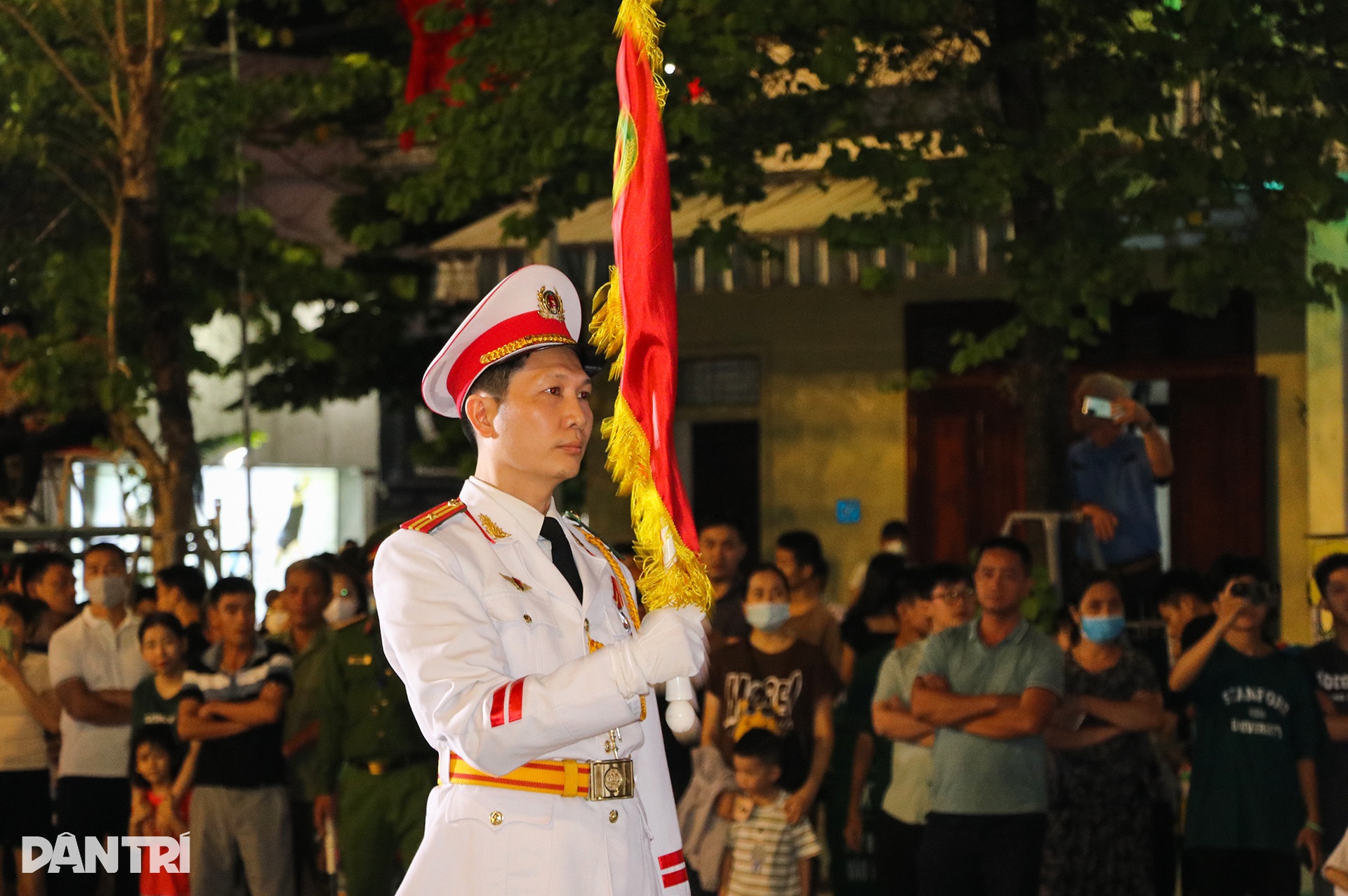 Đoàn nghi lễ Công an nhân dân lần đầu tiên biểu diễn trên quê Bác - 2