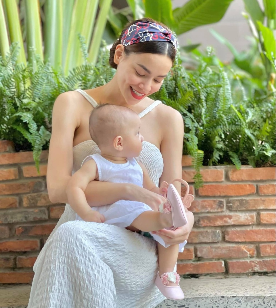 Nghệ sĩ Việt ủng hộ tiền, vật tư y tế giúp Bắc Giang chống dịch Covid-19 - 11 Nghệ sĩ Việt ủng hộ tiền, vật tư y tế giúp Bắc Giang chống dịch Covid-19 - 11