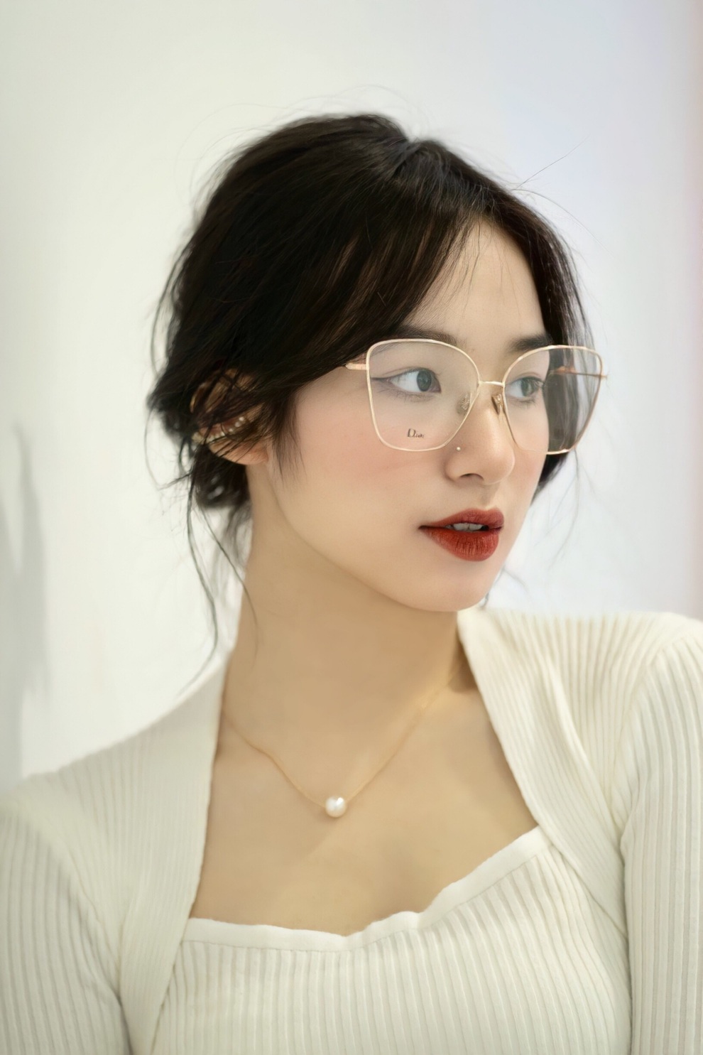 Nét đẹp sắc sảo đầy cuốn hút của nữ sinh Hà Thành - 4 Nét đẹp sắc sảo đầy cuốn hút của nữ sinh Hà Thành - 4