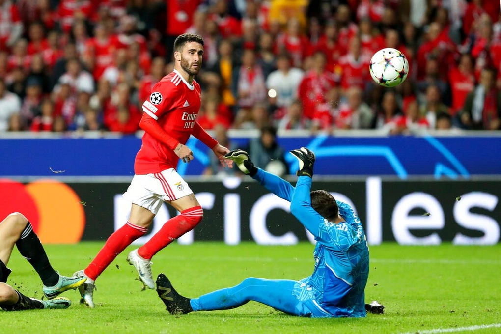 Thua sốc Benfica, Juventus bị loại sớm ở vòng bảng Champions League - 5 Thua sốc Benfica, Juventus bị loại sớm ở vòng bảng Champions League - 5
