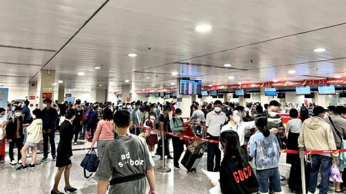 Tân Sơn Nhất, Nội Bài đón lượng khách kỷ lục trong ngày mùng 3 Tết - 1 Tân Sơn Nhất, Nội Bài đón lượng khách kỷ lục trong ngày mùng 3 Tết - 1