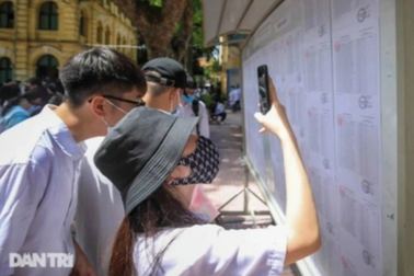 Đoán đề văn THPT: "Đất nước" hay "Người lái đò sông Đà"?