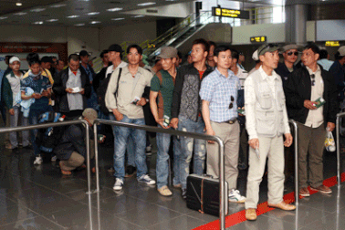 Lao động từ Lybia về nước:  Vì sao mức hỗ trợ thấp hơn năm 2011?