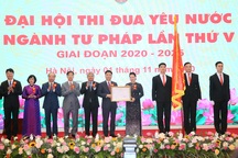 Ngành tư pháp đón nhận Huân chương Lao động hạng Nhất