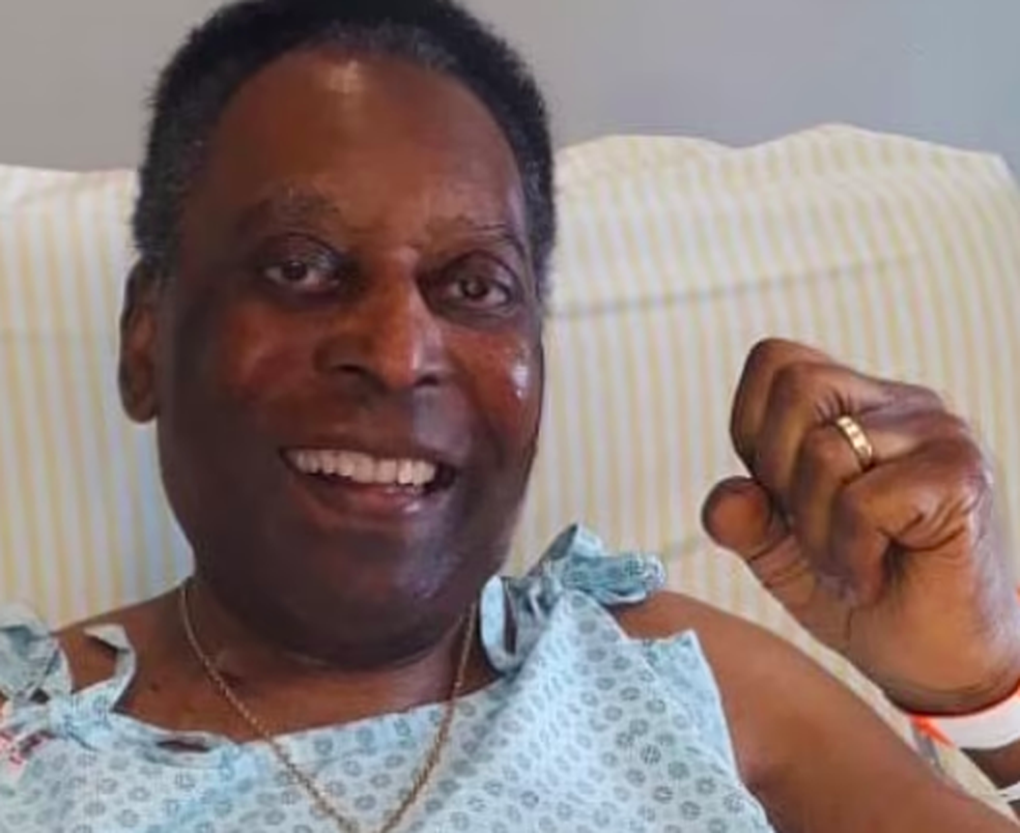 Pele chúc mừng Mbappe sau khi hậu bối phá kỷ lục của chính mình - 2