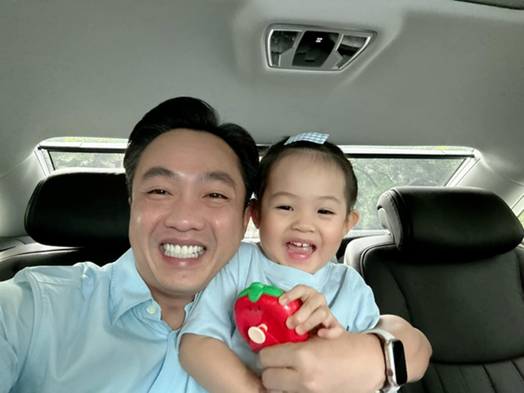 Cường Đô La chia sẻ hình ảnh ngọt ngào khi chăm sóc vợ sau sinh - 3 Cường Đô La chia sẻ hình ảnh ngọt ngào khi chăm sóc vợ sau sinh - 3