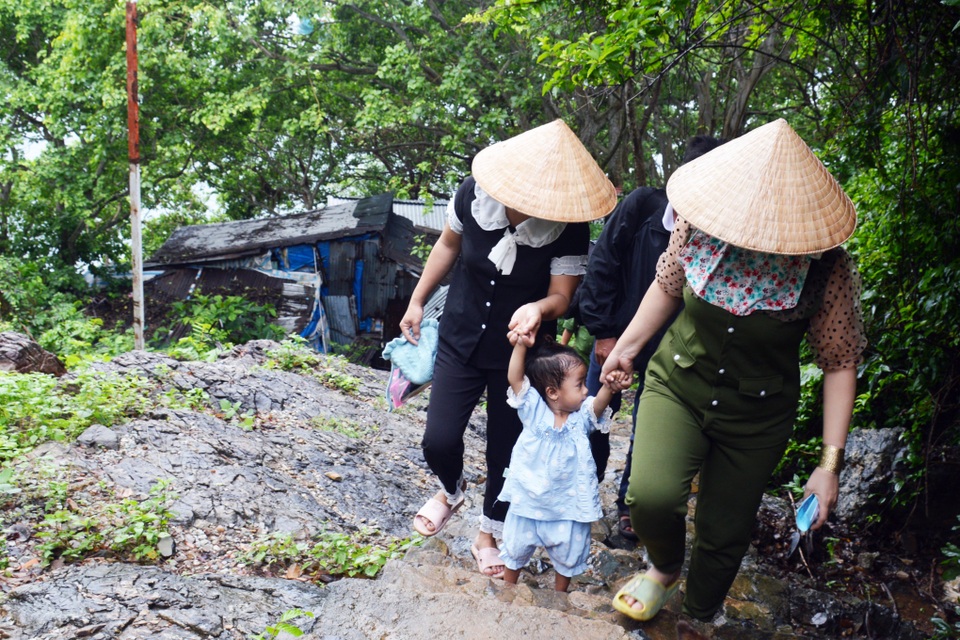 Cử tri đảo Hòn Khoai, Hòn Chuối háo hức đi bầu cử sớm - 11 Cử tri đảo Hòn Khoai, Hòn Chuối háo hức đi bầu cử sớm - 11