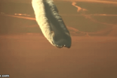 Máy bay tạo mây khổng lồ hiếm có trên bầu trời Nga