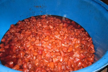 Kinh hãi mứt dừa làm từ dừa phế thải, ômai lẫn trong khói bụi