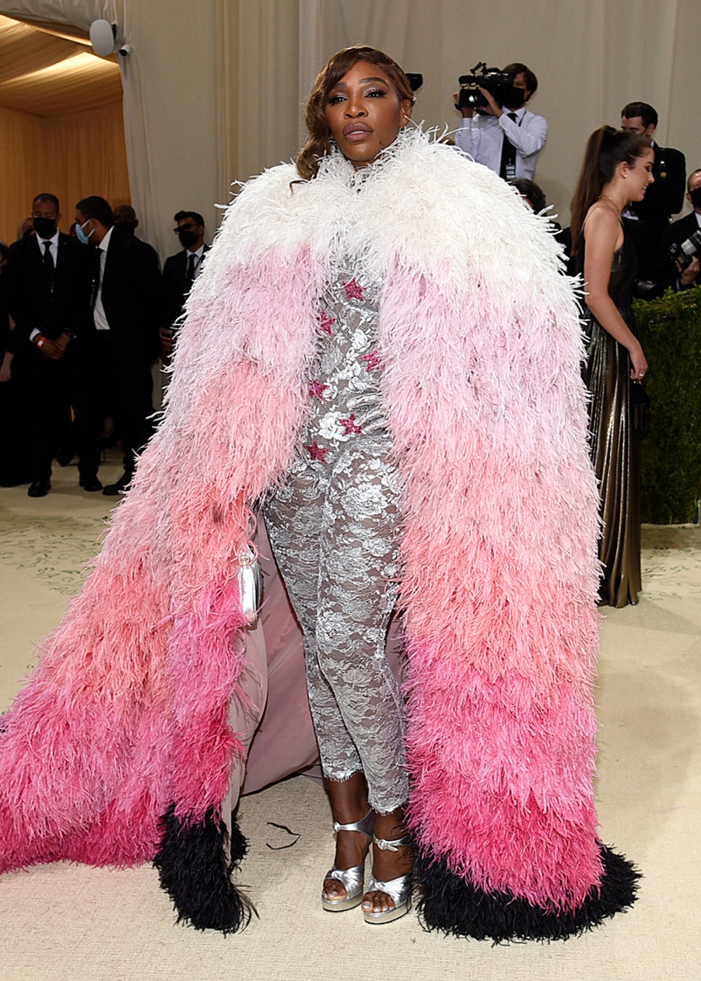 Choáng ngợp với loạt trang phục ấn tượng của mỹ nhân dự MET gala 2021 - 34 Choáng ngợp với loạt trang phục ấn tượng của mỹ nhân dự MET gala 2021 - 34