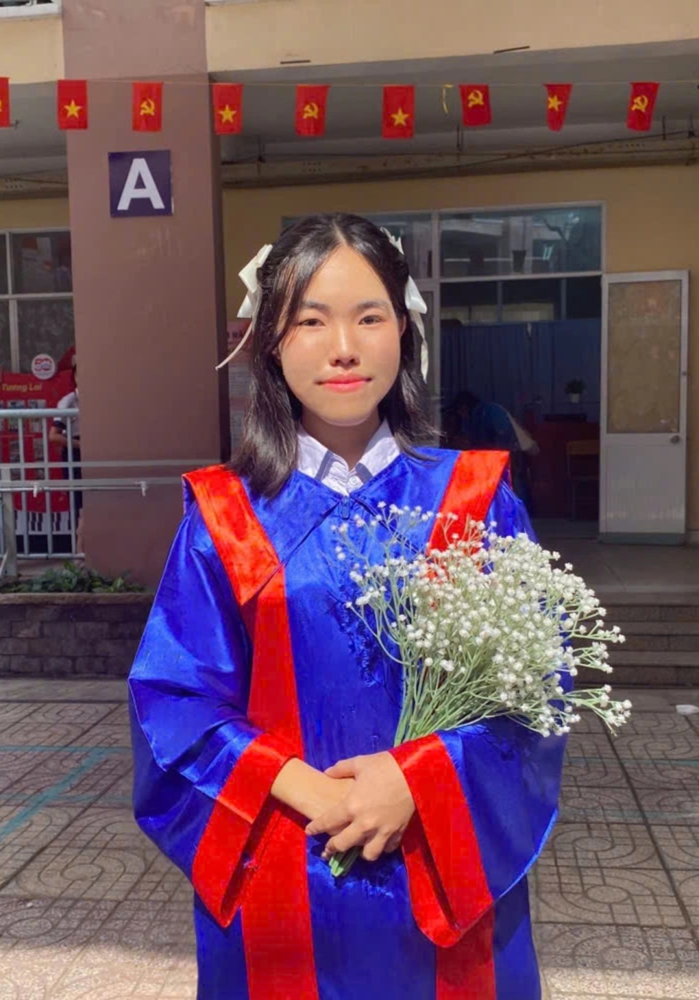 女子生徒が文学で9.5点を獲得:「勉強をしっかりすることは大切だが、それがすべてではない」 - 1 Nữ sinh đạt 9,5 điểm văn: “Học giỏi quan trọng nhưng không phải là tất cả” - 1