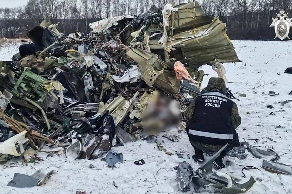 Nga nói có bằng chứng Ukraine bắn rơi máy bay chở tù binh bằng tên lửa Mỹ - 1 Nga nói có bằng chứng Ukraine bắn rơi máy bay chở tù binh bằng tên lửa Mỹ - 1