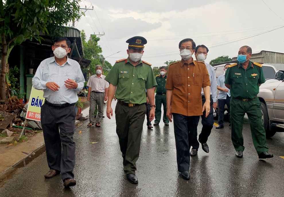 Bị Thủ tướng truy về chống dịch lúc nửa đêm, lãnh đạo An Giang họp khẩn - 1 Bị Thủ tướng truy về chống dịch lúc nửa đêm, lãnh đạo An Giang họp khẩn - 1
